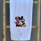 Toalha Bordada com Minnie e Mickey