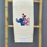 Toalha Bordada com Angel & Stitch