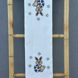 Pano com 2 bordados - Coelho com Flores