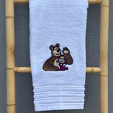 Toalha Bordada com a Masha e o Urso